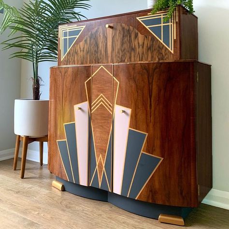 Art Deco Inspired Furniture, Art Deco Upcycled Furniture, New Art Deco Interior Design, Chaise Art Deco, Art Deco Interior Vintage, Art Deco Interior Bedroom, Art Deco Salon, Art Deco Design Interior, Art Deco Furniture Design