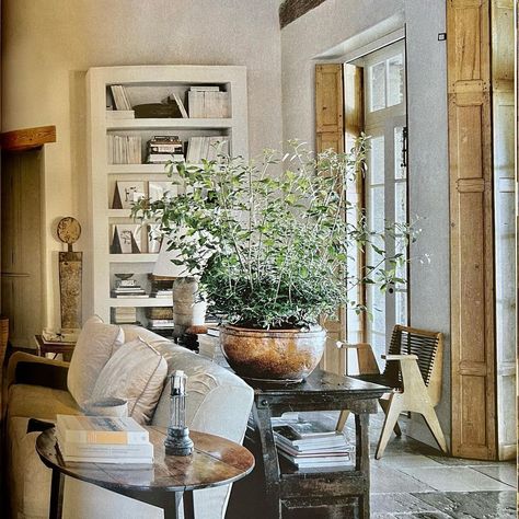 Provence Living Room, Rose Tarlow Interiors, Provence Home, Rose Tarlow, Cosy Corner, Home Again, Country Style Homes, French Country House, Old Farm