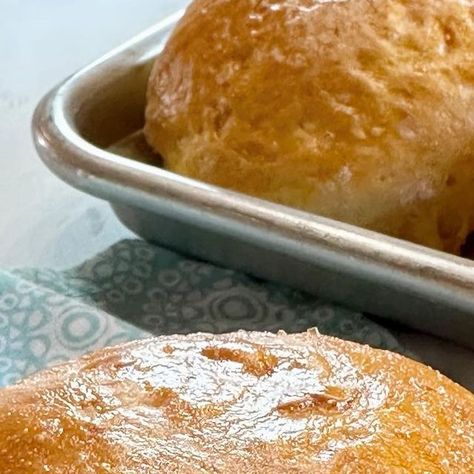 Cindy Gibbs | My Country Table on Instagram: "🍯Milk Bread Honey Buns are light, airy, tender and fluffy…yes all of these thanks to a quick and easy Japanese technique. These buns are heavenly! So… what dinner rolls are you making for Thanksgiving? https://mycountrytable.com/milk-bread-honey-buns/ #f52grams #mycountrytable #huffposttaste #imsomartha #onmytable #heresmyfood #tastingtable #food52 #todayfood #buzzfeedfoods #buzzfeast #recipeoftheday #f52community #foodporn #dinnerrolls #yeastrolls My Country Table, Country Table, Milk Bread, Biscuit Rolls, Yeast Rolls, Honey Buns, Dinner Sides, Tasting Table, Bread Rolls