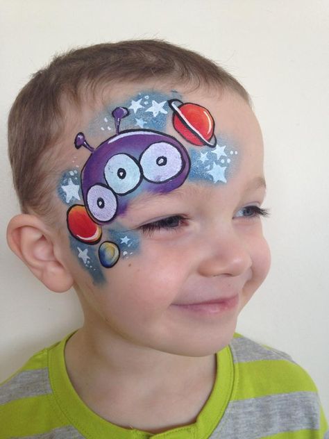 alien spaceship Alien Face Paint, Face Painting Tips, Face Painting For Boys, Galaxy Makeup, Alien Face, Face Painting Easy, Alien Spaceship, Kids Face Paint, Face Paint Makeup