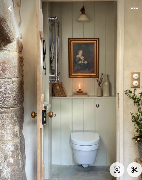 English Country Bathroom, Guest Ensuite, Small Downstairs Toilet, Modern Country Decor, Powder Bathroom, Garage Bathroom, Small Toilet Room, Outdoor Bathroom, Downstairs Loo