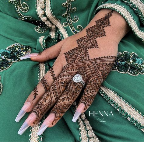 Bride Henna, Indian Henna Designs, Moroccan Henna, Jagua Henna, Henna Style Tattoos, Arabic Henna Designs, Floral Henna Designs, Eid Mehndi Designs, Henna Tattoo Hand