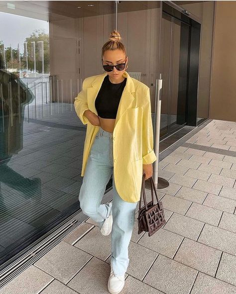 Yellow Blazer Outfit, Elegant Blazers, Yellow Blazer, Long Blazer, Weekend Outfit, Long Sleeve Blazers, Blazer Outfits, Oversized Blazer, Wholesale Fashion