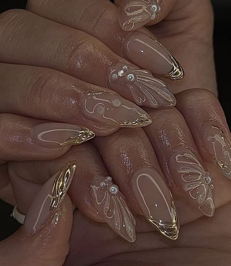 Sea Nails Designs, Shell Nail Design, Sea Shell Nails, Nessa Nails, Summer Vacation Nails, Stunning Nails, Girly Acrylic Nails, French Tip Acrylic Nails, Pearl Nails