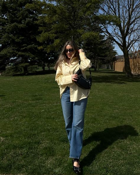 It was all yellow 🌼 This might be my new fave colour! #outfitinspiration #outfitoftheday #springoutfit #butteryellow #denimoutfit #ootd #ootdfashion #ootdstyle #fashionstyle #fashionblogger #torontoblogger Yellow Blouse Outfit, Black Flats Outfit, Flats Outfit Work, Ganni Shoes, Buckle Flats, Spring Outfit Idea, Spring Blouse, Black Flat Shoes, Jean Outfit