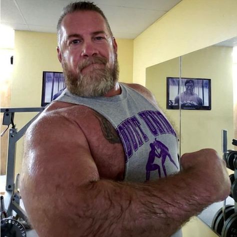 WereCoach Big Muscle Men, Buff Guys, Bodybuilding Physique, Chubby Guy, Gym Cardio, Handsome Older Men, Scruffy Men, Beefy Men, Bear Men