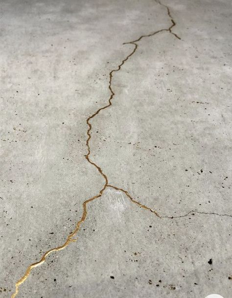 Kintsugi Floor, Gold