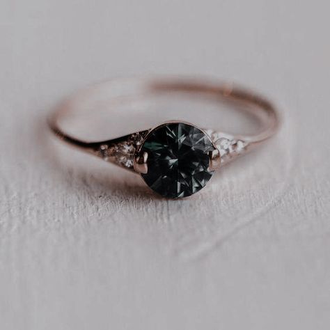 Dark Academia Wedding Ring, Obsidian Ring Engagement, Rings Dark Aesthetic, Obsidian Rings, Dark Academia Wedding, Dark Naturalism, Dark Rings, Woman Aesthetic, Obsidian Ring