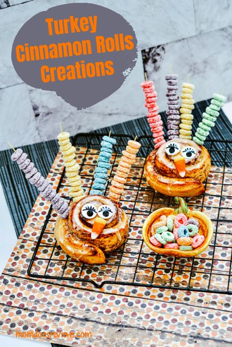 Turkey Cinnamon Rolls, Cinnamon Roll Turkey, Thanksgiving Kid Recipes, Easy Thanksgiving Snacks, Graham Cracker Snacks, Prek Thanksgiving, Cinnamon Roll Turkeys, Nanny Diaries, Turkey Treats