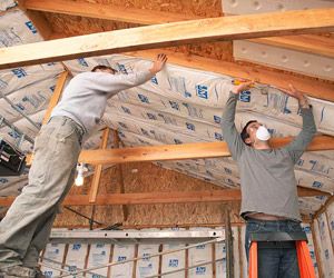 If you have year-round plans for your garage, insulation makes it comfortable. The installation task becomes easier when you select products that avoid the itch and dust. Garage Ceiling Insulation, Ceiling Remodel, Garage Insulation, Garage Floor Paint, Garage Roof, Finished Garage, Rv Garage, Dry Wall, Garage Renovation