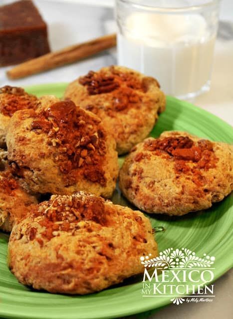 Chorreadas Piloncillo Cookies Piloncillo Cookies, Mexico In My Kitchen, Mexican Cookies, Easy To Make Cookies, Traditional Mexican Food, Tamale Recipe, Cinnamon Pecans, Mexican Dessert Recipes, Mexican Dessert