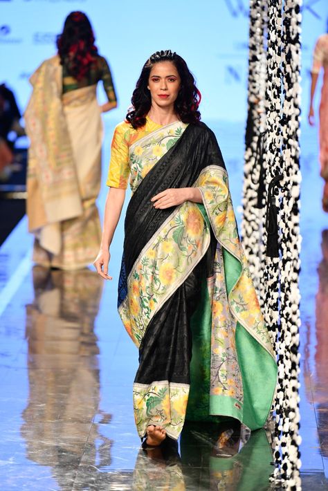 Lakme Fashion Week Saree, Bandhini Lehangas, Saree Reference, Lakme Fashion Week 2020, Fusion Saree, Gaurang Shah, Kanjeevaram Sarees, Beautiful Sarees, India Fashion Week