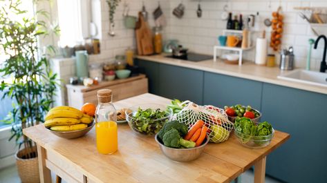 Ditch Countertop Produce Bowls And Try This Clever Storage Solution Instead - House Digest Countertop Produce Storage Ideas, Countertop Vitamin Storage, Produce Storage Ideas, Kitchen Cabinet Organization Layout, Kitchen Countertop Storage, Produce Storage, Fruit And Vegetable Storage, Countertop Storage, Vegetable Storage