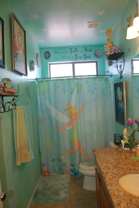 Tinkerbell bathroom Frozen Bathroom, Fairy Bathroom, Disney Bathroom, Simple Bathroom Renovation, Disney Bedrooms, Disney Rooms, Disney Home Decor, Disney Decor, Disney Fairies