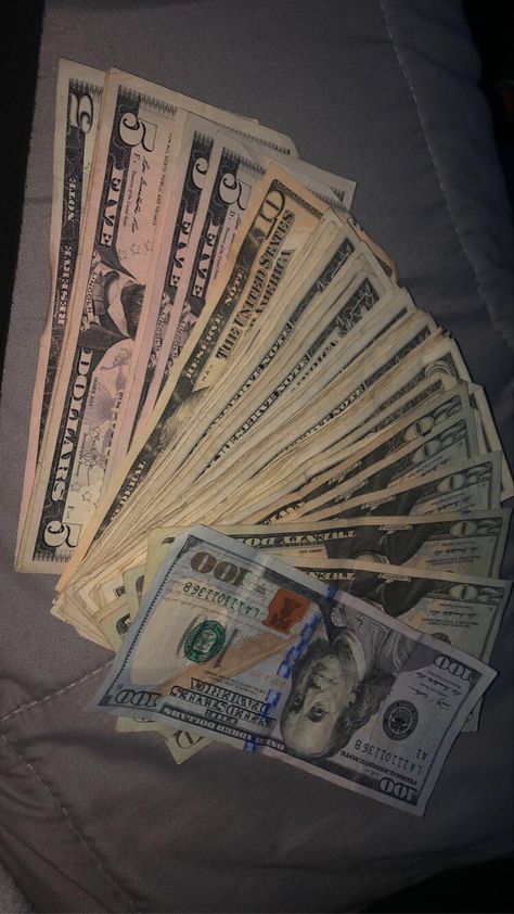 #money #money #money #money Money In Hand Picture, Flexing Money Pictures, Pictures With Money, Money On The Floor, Money Aestethic, Money Y2k, Trap Money, Money Pics, Stacks Of Money