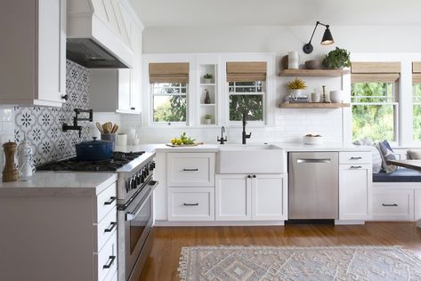 NORTH PARK CRAFTSMAN FARMHOUSE — Hope Pinc design Remodeled Kitchens, Small Kitchen Redo, Kitchen Floating Shelves, Bold Kitchen, Craftsman Farmhouse, Kitchen Design Pictures, Kitchen Makeovers, Craftsman Kitchen, Kitchen Chandelier