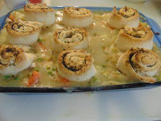 Recipes for Judys' Foodies: Chicken Parsley Pinwheel Casserole! A variation of... Chicken Pinwheels, Chicken Gravy, Gravy Recipes, Frozen Peas, Delicious Dinner, Boneless Skinless Chicken Breast, Pot Pie, Chicken And Vegetables, Skinless Chicken Breast