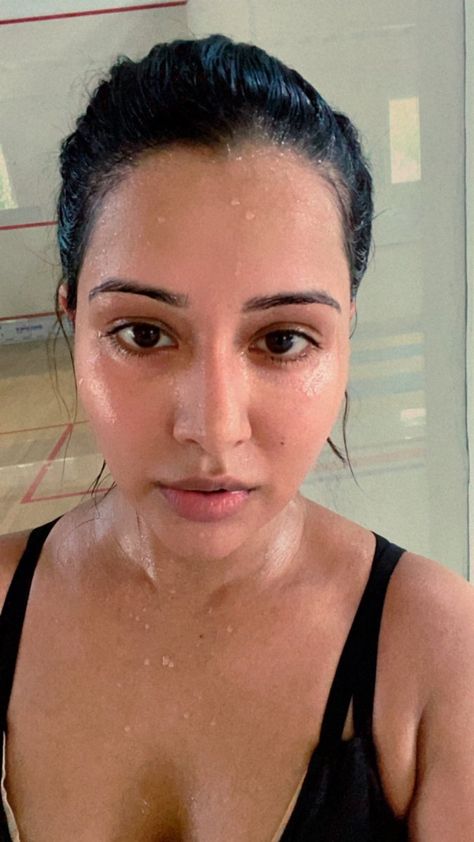 Women's Sweaty Armpits, Maryum Nawaz, Sweaty Face, Beauty Hacks Lips, Beautiful Teeth, Romantic Couple Images, Adah Sharma, Actress Without Makeup, Face Images