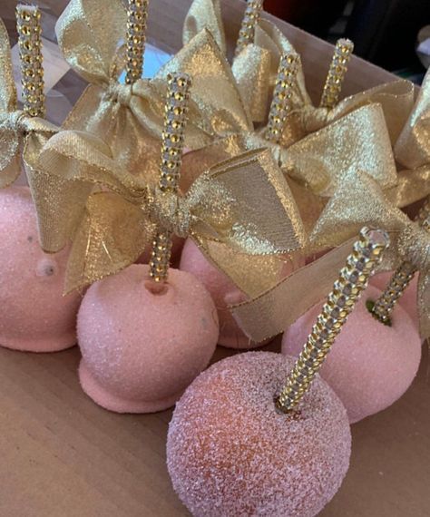 13 5 1/2 Rhinestone Bling Gold Diamond Mesh Candy Apple | Etsy Rose Gold Party Food Ideas, Aesthetic Candy Bar, Pink Candy Table, Pink Candy Apples, Candy On A Stick, Apple Sticks, Boho Llama, Perfect Cake Pops, Gourmet Candy Apples