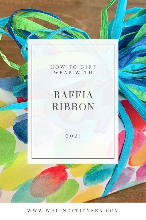 Gift Wrapping With Raffia, Raffia Ribbon Bow, Raffia Gift Wrapping Ideas, How To Use Raffia Ribbon, Raffia Bows On Presents, Raffia Ribbon Ideas, Raffia Bows How To Make, Gift Bow Tutorial, Bows For Presents