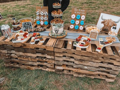 Cow Candy Table, Bill Or Heifer Gender Reveal, Bulls Or Barrels Gender Reveal, Team Heifer Team Bull Gender Reveal, Country Style Gender Reveal Ideas, Western Gender Reveals, Bulls And Heifers Gender Reveal, Boho Western Gender Reveal Ideas, Western Gender Reveal Decorations