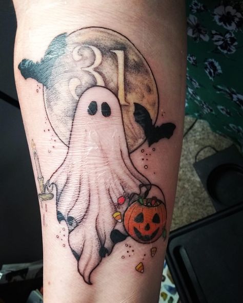 Full Moon Halloween, Cute Halloween Tattoos, Instagram Photo Dump, 7 Tattoo, Autumn Tattoo, Post Photo, Halloween Rocks, Cute Tattoos For Women, Halloween Tattoos