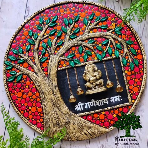 Lip Pan Art Ganesha, Lippan Art Ganesha, Mouldit Clay, Lipan Art, Painted Mirror Art, Glass Painting Patterns, Wall Art Diy Paint, Lippan Art, Mirror Crafts