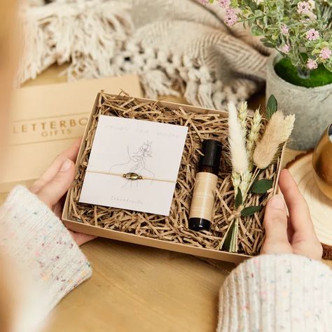 A perfect little wellbeing gift box to remind them to take time out for themselves.   Presented in a kraft and gold foiled gift box, our mini wellbeing gift set is the perfect way to show someone you're thinking of them 🥰  #giftforher #giftsforher #birthdaygiftsforher #pamperher #pampering #pamperingtime #pamperbox #treattime #treatbox Gift Set Photography, Gifts In A Box, Meditation Accessories, Thoughtful Gifts For Her, Gift Bracelet, Luxury Card, Christmas Gift Sets, Treat Box, Guest Gifts