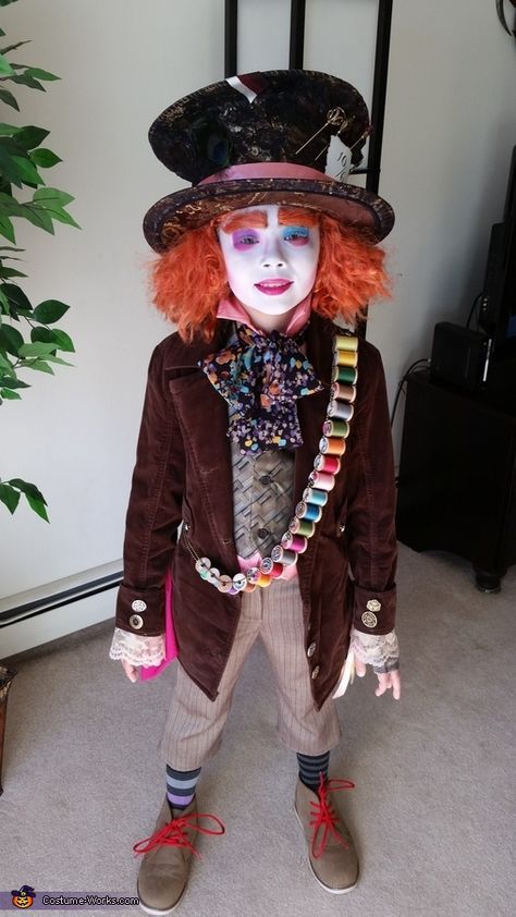 Mad Hatter Diy Costume, Mad Hatter Halloween Costume, Carnaval Make-up, Diy Fantasia, Costume Family, Hatter Costume, Halloween Costumes 2014, Mad Hatter Costume, Book Day Costumes