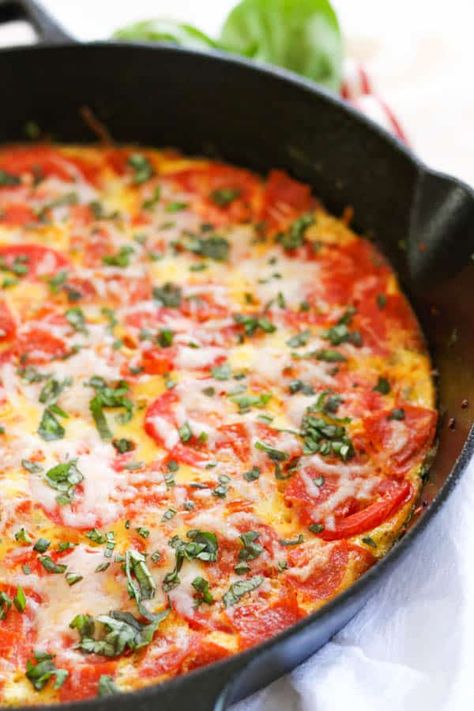 Pizza Frittata, Tomatoes And Cheese, High Protein Dishes, Mediterranean Cooking, Meat Lovers Pizza, Meat Lover, Healthy Veggie, Frittata Recipe, Veggie Meals