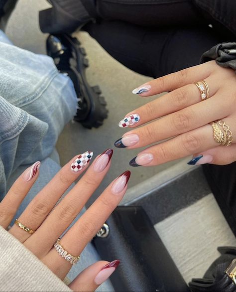 Pointy Nail Designs, Checkered Nails, Kutek Disney, Unghie Sfumate, Milky Nails, Pointy Nails, Stiletto Nails Designs, Nail Swag, Manicure Y Pedicure