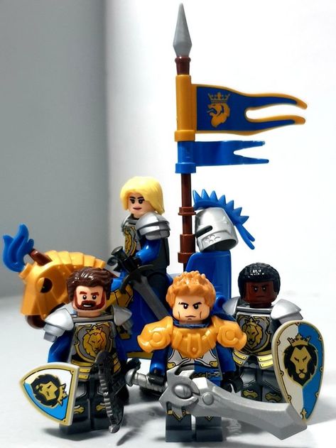 Lego Medieval Minifigures, Castle Guard, Lego Dnd, Lego Warhammer, Lego Figurine, Easy Lego Creations, Lego Machines, Lego Decorations, Lego Medieval