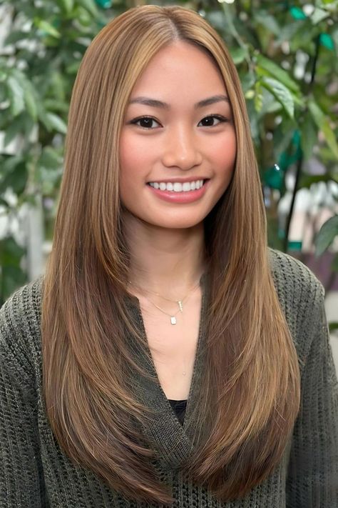 Asian Layered Hairstyle With Highlights Flat Hair Layers, Layered Highlighted Hair Medium, Rebonded Layered Hair, Smooth Layered Hair, Haircut For Pin Straight Hair, Layers No Styling, Straightened Layers, Three Layer Haircut, Long Hair With Front Layers