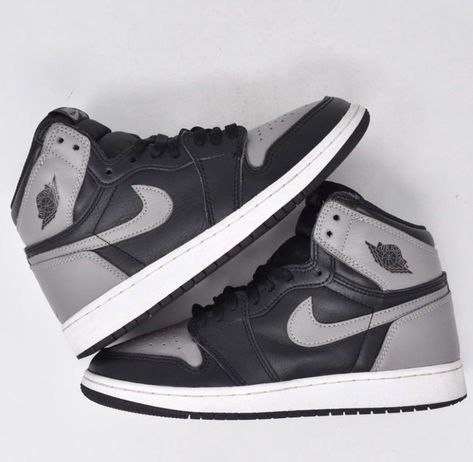 Air Jordan 1 Shadow, Baddie Stuff, Jordan 1 Shadow, Minimal Closet, Customized Shoes, Jordan Shoes Girls, All Nike Shoes, Jordan 1s, Jordan Air