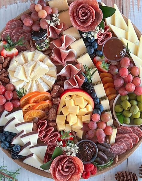 Individual Antipasto Plate, Presentation Plateau Charcuterie, Antipasto Plate, Charcuterie Board Meats, Grazing Board, Dessert Platter, Foreign Food, Charcuterie Inspiration, Charcuterie Platter