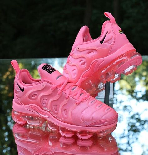 Nike Air VaporMax Plus Sunset Pulse Bubblegum Women’s Size 7 Pink DM8337-600 Air Vapormax Plus, Nike Air Vapormax Plus, Plastic Lace, Air Vapormax, Nike Air Vapormax, Air Max Plus, Sneaker Collection, Bubble Gum, Nike Women