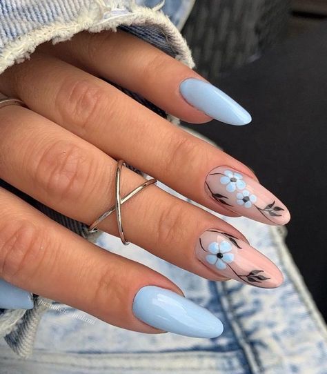 manucure ongles bleu pastel et blanc nail art hiver Fantastic Nails, Blue Acrylic Nails, Nagel Tips, Simple Gel Nails, Blue Nail Art, Smink Inspiration, Casual Nails, Her Nails, Blue Nail Polish