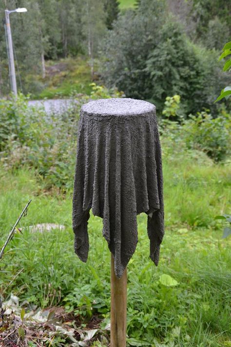 Poles In Cement Buckets, Concrete Towel Planters, Cement Cylinder Ideas, Concrete Cylinders Ideas, Cement Bucket With Pole, Concrete Mix Design, Diy Cement Planters, Cement Design, Cement Flower Pots