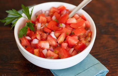 Cooking Club, Low Carb Vegan, Salad Side Dishes, Tomato Salad, Tomato Salsa, Side Dishes, Low Carb, Salad, Meat