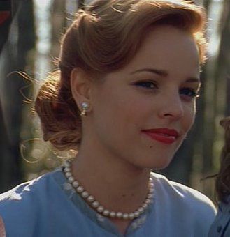 ENSEMBLE HAIR 1940s Makeup, Cabelo Pin Up, 40s Hairstyles, 50s Hairstyles, 1940s Hairstyles, Rachel Mcadams, Vintage Makeup, 50 Style, Creative Hairstyles