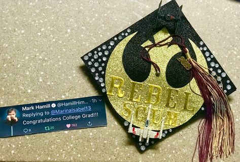 Darth Vader Graduation Cap, Graduation Cap Star Wars, Graduation Cap Atla, Graduation Cap Designs Star Wars, Nerdy Graduation Cap, Star Wars Graduation Cap, Star Wars Graduation, Grad Hats, Grad Hat