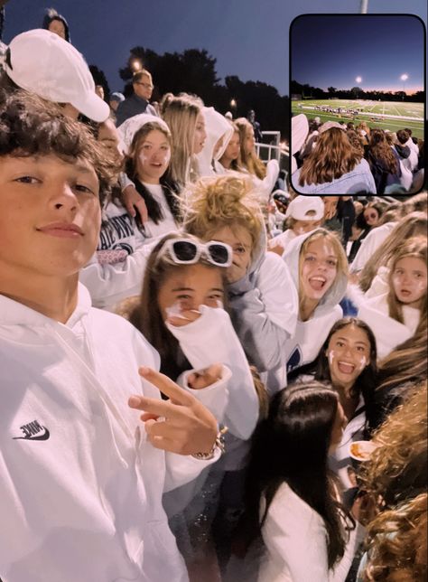 White Out Ideas For Football Games, Cute Be Real Pics, Cute Bereal Photos Ideas, Bereal Ideas With Friends, Cute Bereal Photos, Be Real Photo Ideas, Bereal Ideas Home, Be Real Aesthetic, White Out Football Game