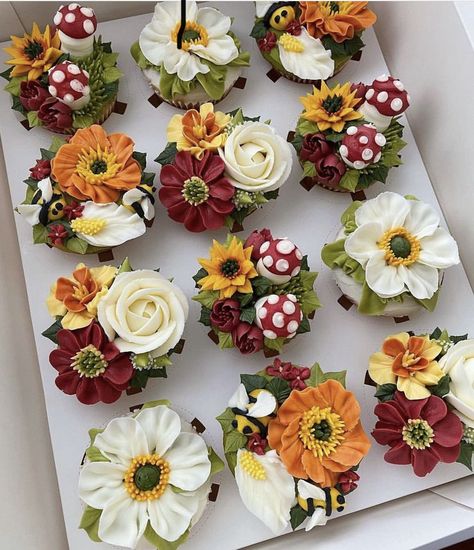 Sunflower Wedding Cupcakes, Cake Fall, Cupcake Flower Bouquets, Making Boxes, Cupcake Flower, Elegant Cupcakes, Buttercream Flower, Buttercream Flower Cake, Edible Creations