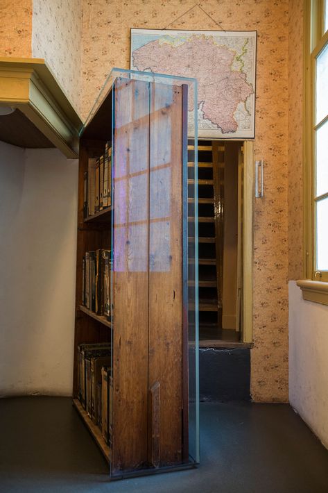 The renewed Anne Frank House wants to bring history to a new generation Anne Frank Amsterdam, Anne Frank Haus, Amsterdam Trip, Anna Frank, Anne Frank House, Cruise Europe, Elderly Home, Netherlands Travel, Amsterdam Travel