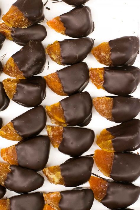 Mansoura Middle Eastern Pastry Shop in Brooklyn Chocolate Dipped Fruit, Candied Orange, Candied Orange Peel, Desserts Vegan, Chocolate Fruit, Fruit Dip, Easy Chocolate, Chocolate Dipped, Orange Slices