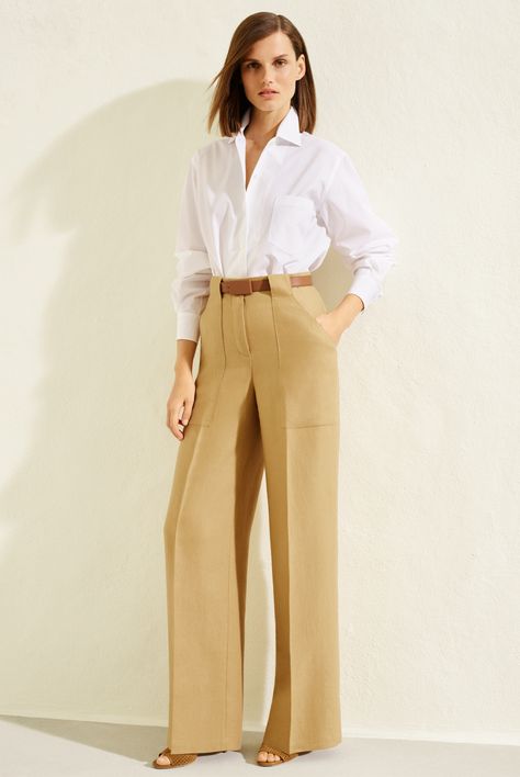 Loro Piana RTW Spring 2020 [PHOTOS] – WWD Luxury Outfits Women, Loro Piana Women, Flowy Trousers, Girls When, Spring Business Casual, Trousers Casual, Oversized Outfit, Casual Jumpsuit, Looks Chic