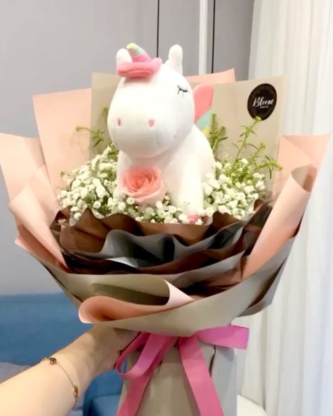 Unicorn Flower Bouquet, Unicorn Bouquet, Flowers Bunch, Flower Box, Bunch Of Flowers, Cute Unicorn, Flower Boxes, Flowers Bouquet, Flower Arrangements