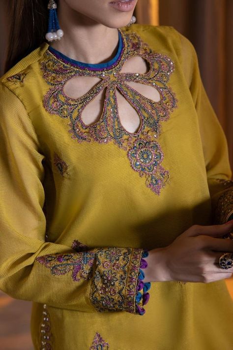 Balochi Dress, Modern Suits, Embroidery Fashion Detail, Fancy Suit, Lengha Choli, Neck Designs For Suits, Tandoori Masala, Designer Party Wear Dresses, Neckline Designs