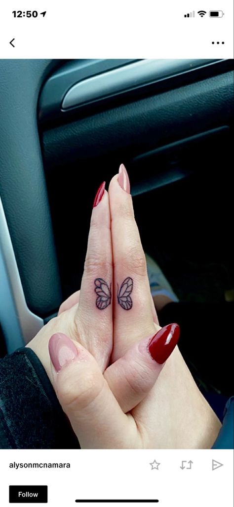 Sister Tattoo Designs, Matching Sisters, Mother Daughter Tattoos, Tattoos For Daughters, Sister Tattoos, Matching Tattoos, Finger Tattoos, Tattoo Styles, Tiny Tattoos