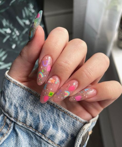 Midsommar Nails, Cake Nails, Rounded Acrylic Nails, Natural Nails Manicure, Retro Nails, Cherry Nails, Drip Nails, Claw Nails, Stiletto Nails Designs